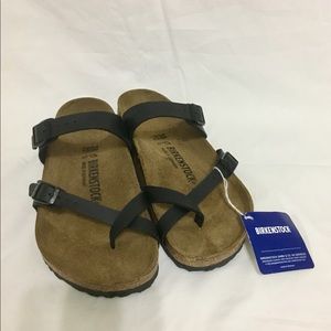 Black Birkenstock’s with toe.